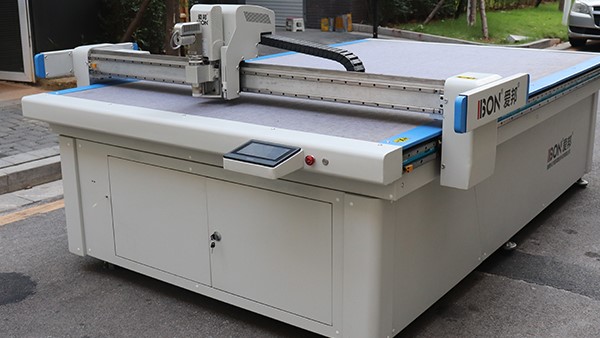 不同形狀的KT板怎么裁，KT板切割機。