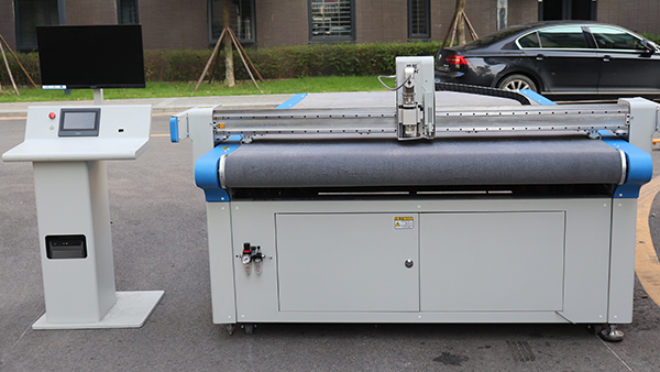 無(wú)紡布切割機(jī)，無(wú)紡布裁剪機(jī)價(jià)格